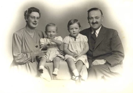 Donald and Betty with their children Ian and Jennifer Thomson