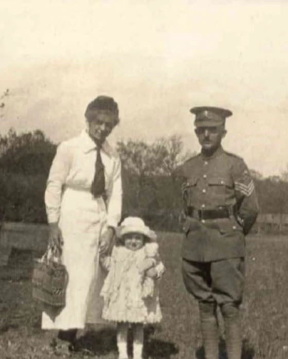 Aunty Mary, Margery Yeates and her father Cyril Yeates, during the First World War.
